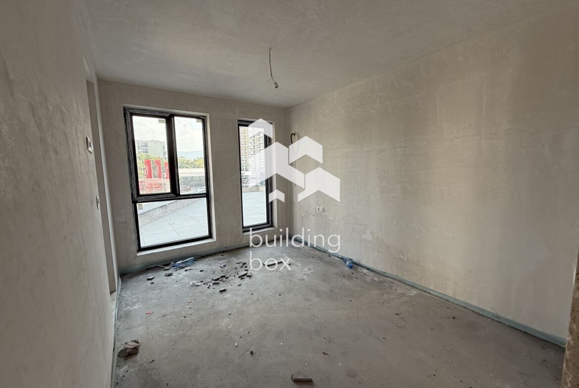 Тристаен апартамент с АКТ16 - бул. "Пещерско шосе" - 0