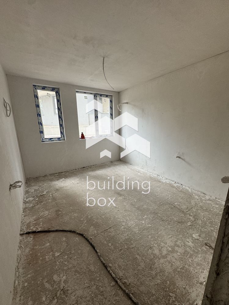 Продава тристаен апартамент в Малинова долина - 0