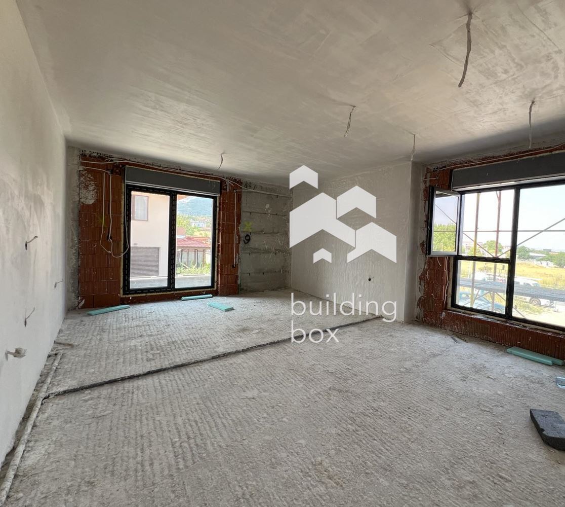 Тристаен апартамент в малка бутикова сграда - с. Белащица - 0