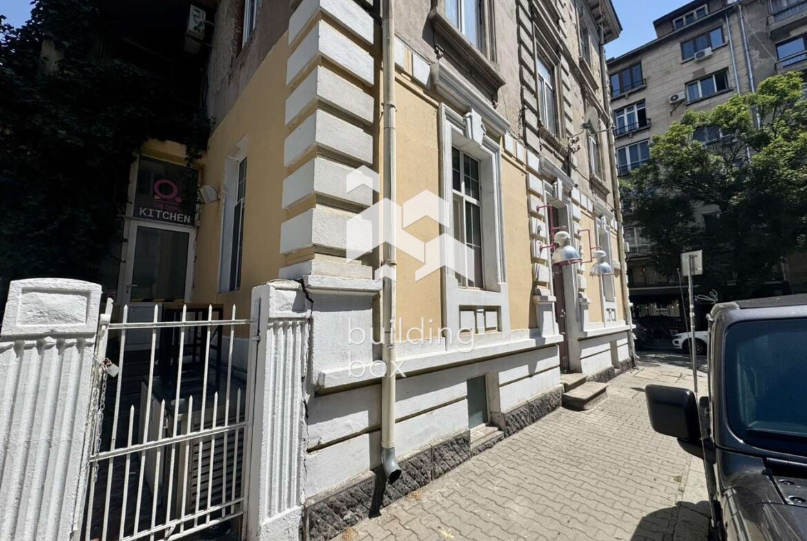 Заведение в идеален център - 0