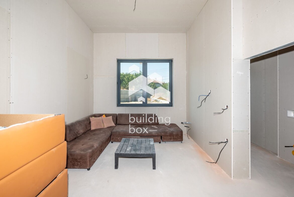 Къща на 12 км от гр. Пловдив - 0