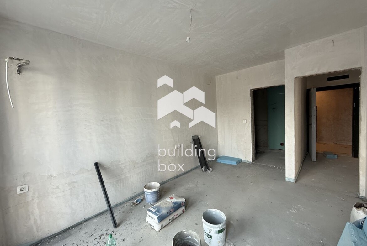 Тристаен апартамент с АКТ16 - бул. "Пещерско шосе" - 0