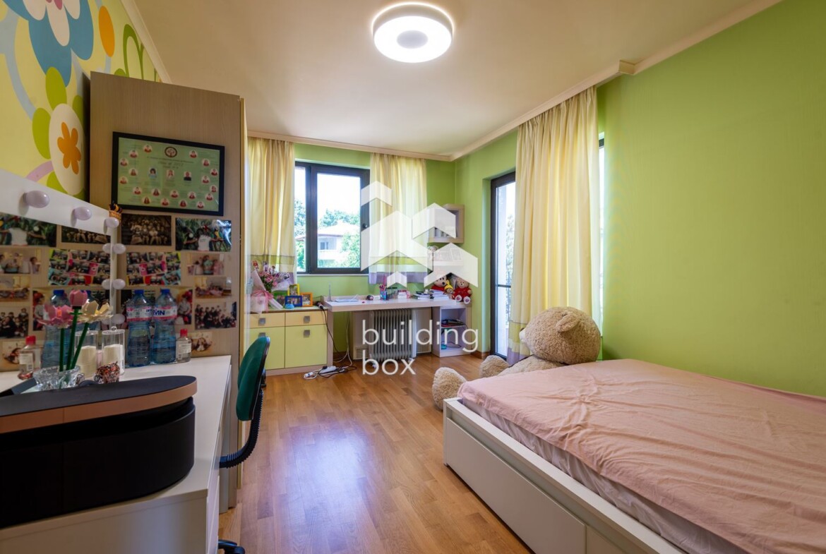 Къща на метри от Резиденция Евксиноград в гр.Варна - 0