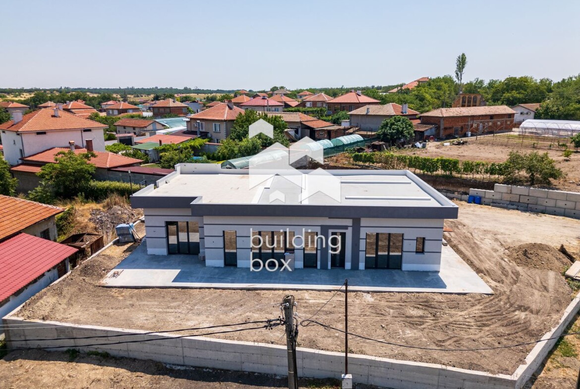 Къща на 12 км от гр. Пловдив - 0