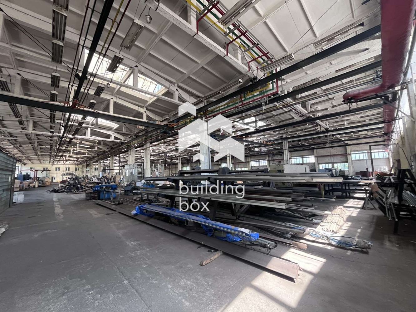 Индустриален имот на 40 минути от София - 0