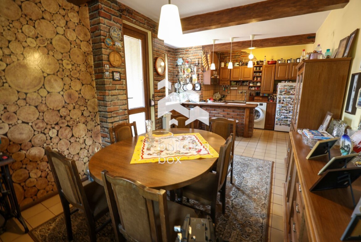 Етаж от къща в гр. Ботевград - 0