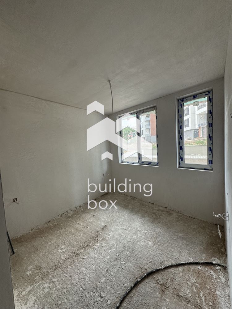 Продава тристаен апартамент в Малинова долина - 0