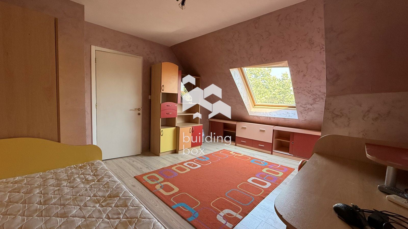 Тристаен обзаведен апартамент - кв. Мараша - 0