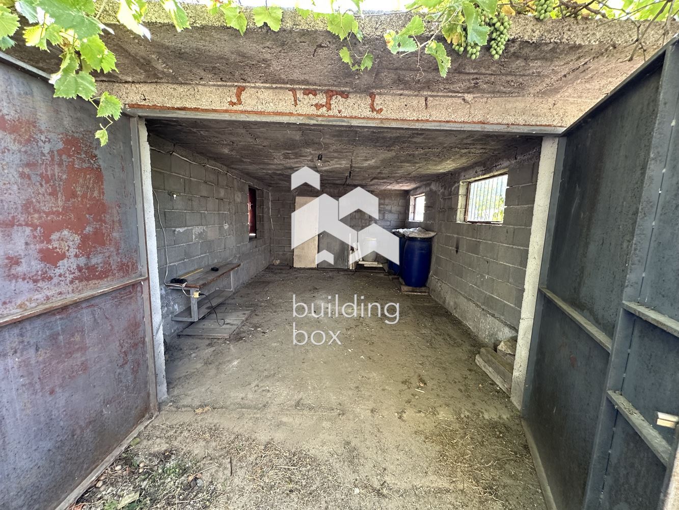 Масивна къща с гараж - с. Маноле - 0