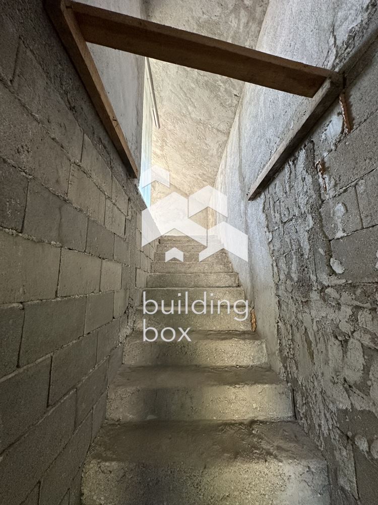 Масивна къща с гараж - с. Маноле - 0