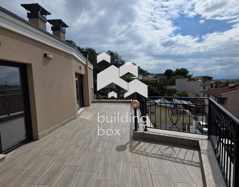 Тристаен апартамент - Център - 0