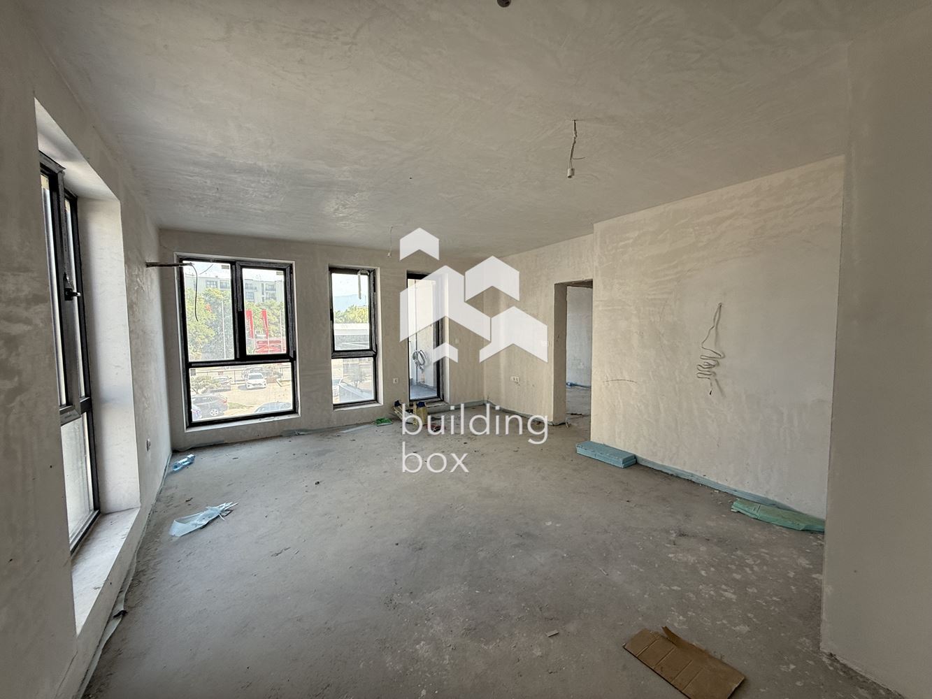 Тристаен апартамент с АКТ16 - бул. "Пещерско шосе" - 0