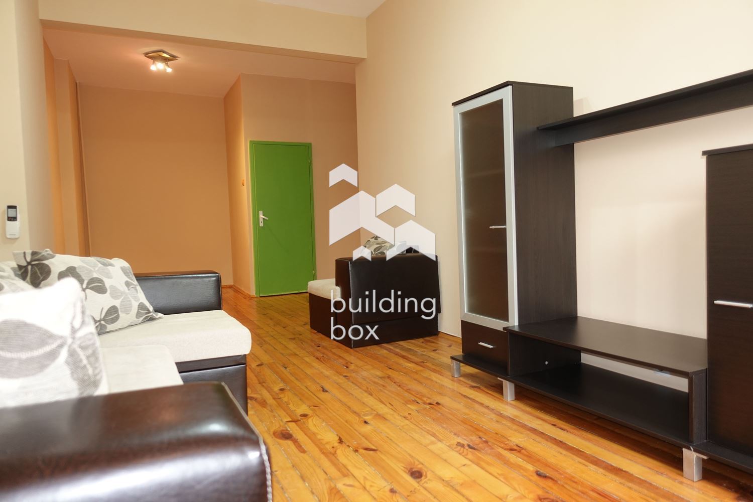 Продава се 2стаен апартамент - Център - Обзаведен ! - 0