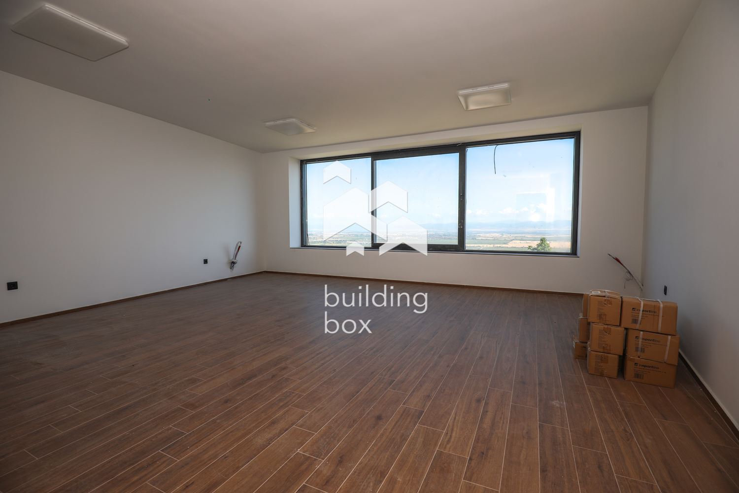 Чисто нова, висококачествена къща с неповторими гледки, собствена гора и фитнес - 0