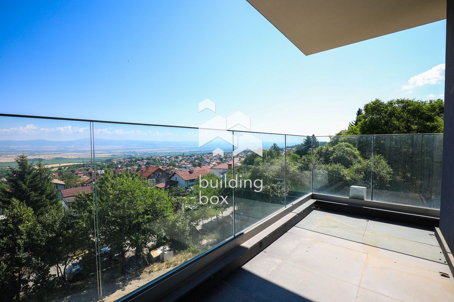 Чисто нова, висококачествена къща с неповторими гледки, собствена гора и фитнес - 0