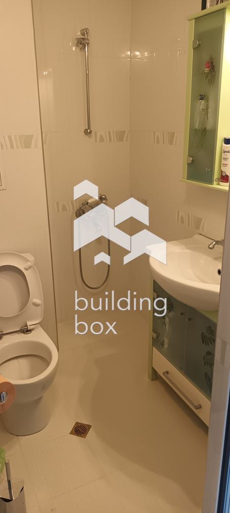 Продава 2-стаен апартамент в идеалния Център на София с включено паркомясто. - 0