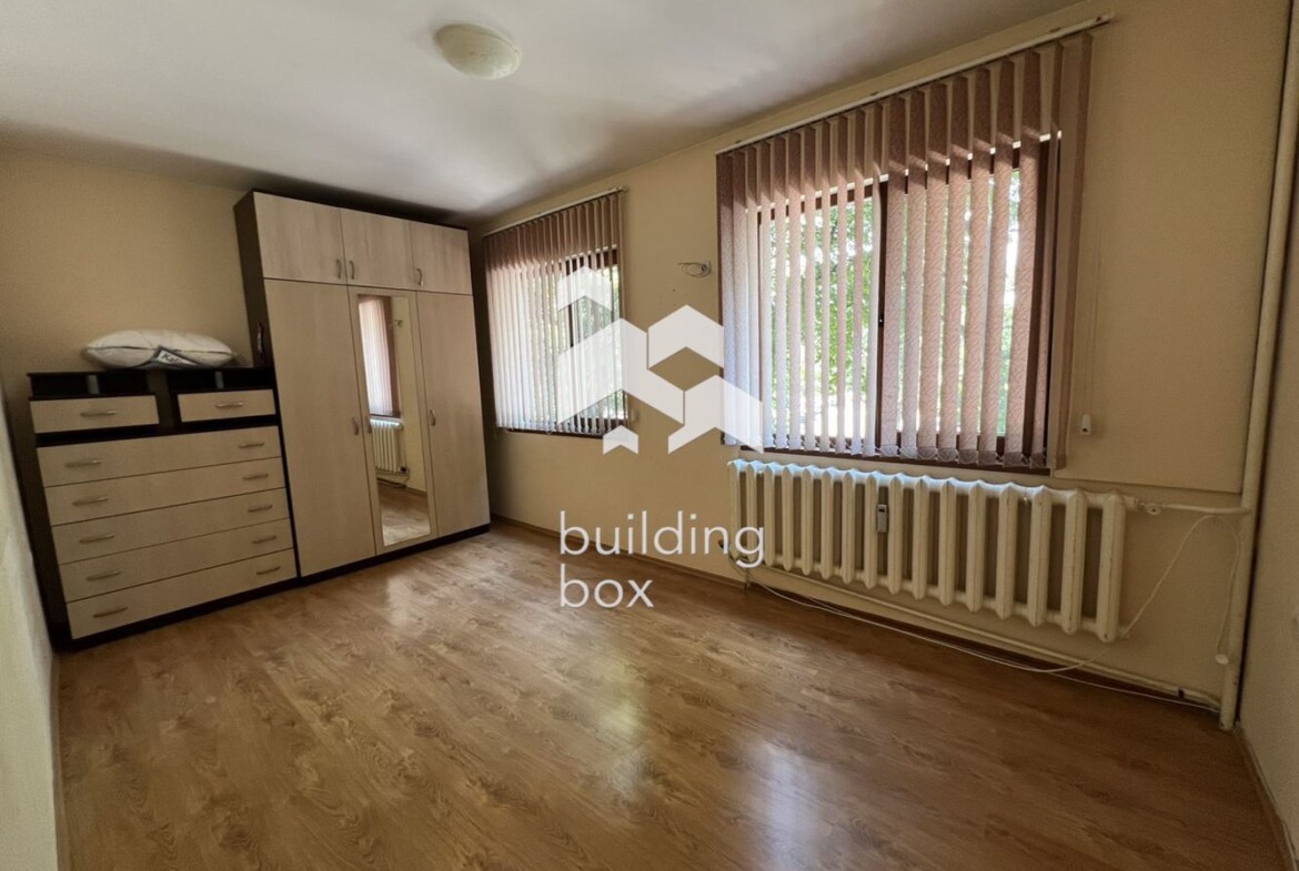 Тристаен апартамент - кв.Тракия - 0