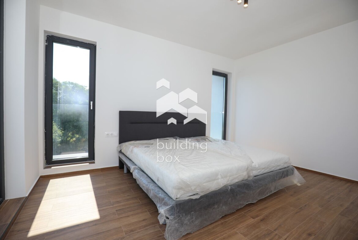 Чисто нова, висококачествена къща с неповторими гледки, собствена гора и фитнес - 0