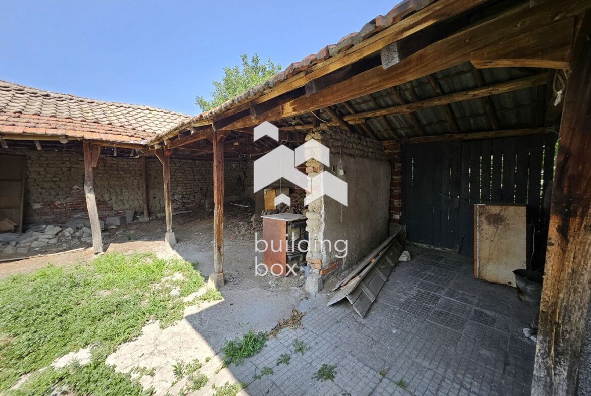 Къща за ремонт - с. Стряма - 0