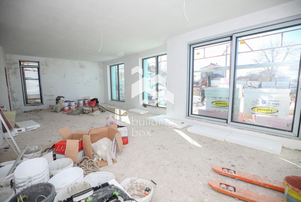 Къща на 20 минути от центъра на град София - 0