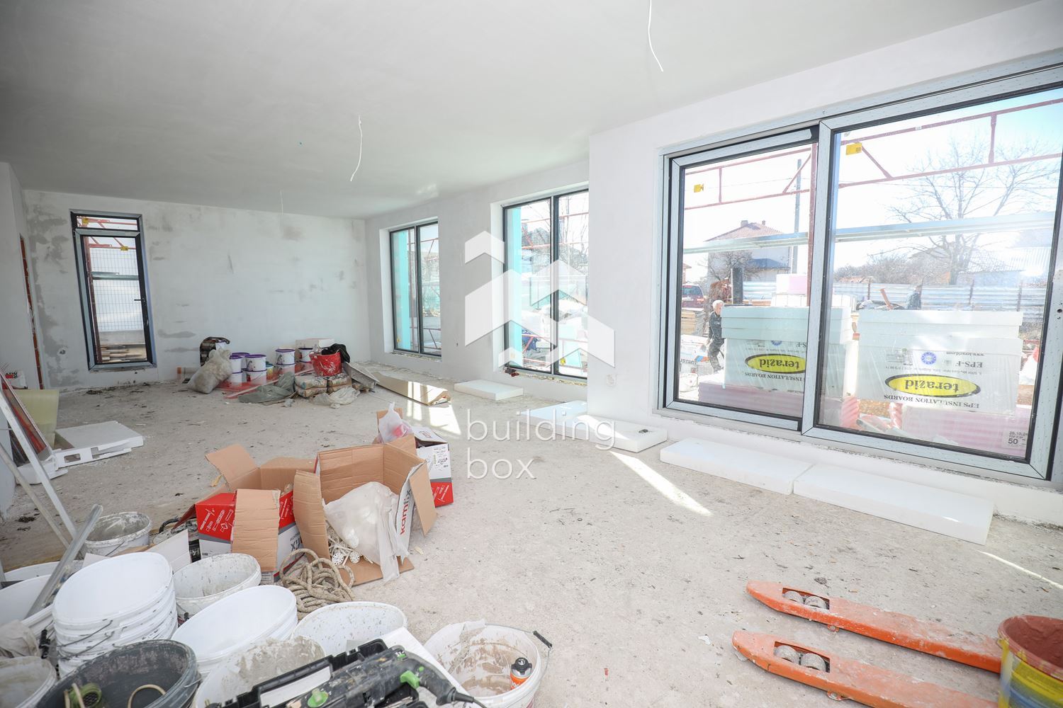 Къща на 20 минути от центъра на град София - 0