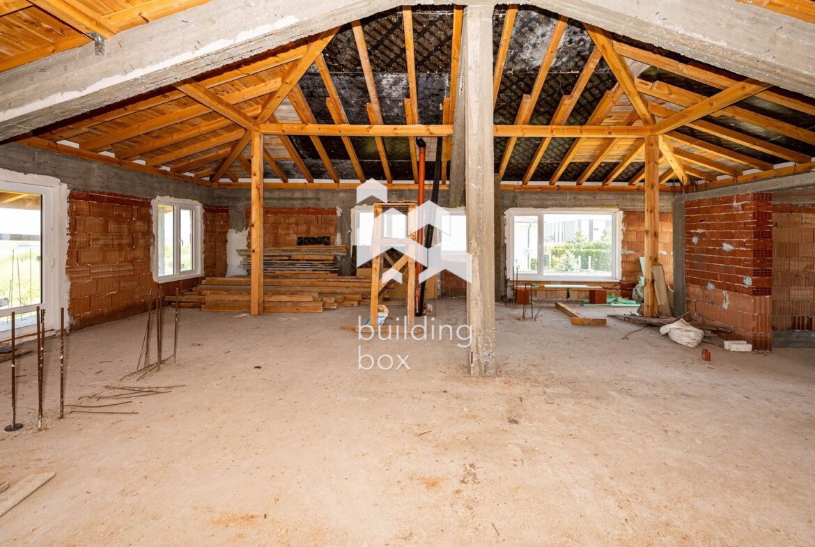 Триетажна къща - с. Марково - 0