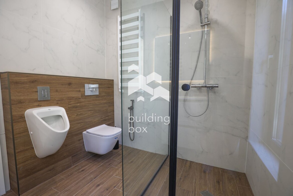 Чисто нова, висококачествена къща с неповторими гледки, собствена гора и фитнес - 0