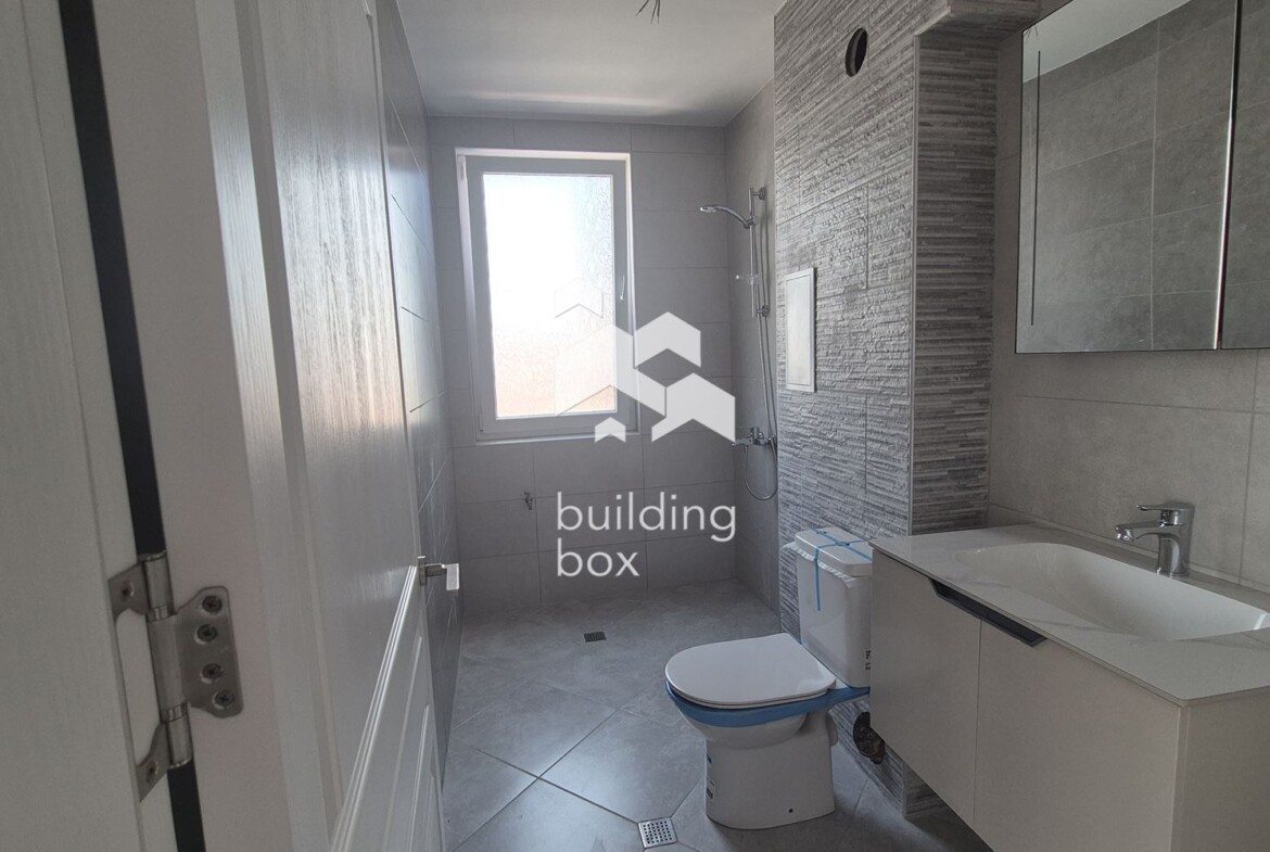 Тристаен апартамент в нова сграда - бул. "Коматевско шосе" - 0