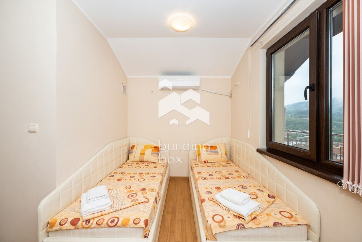 Хотел с 10 помещения за нощувки - гр. Батак - 0