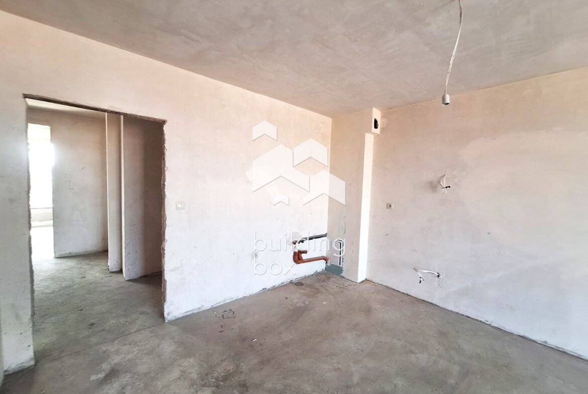 ТРИСТАЕН апартамент в новострояща се сграда - 0