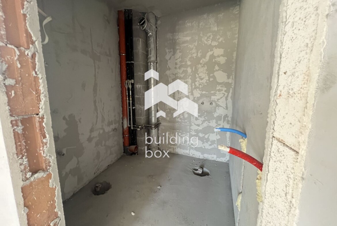 Тристаен апартамент в нова модерна сграда – Централна София - 0