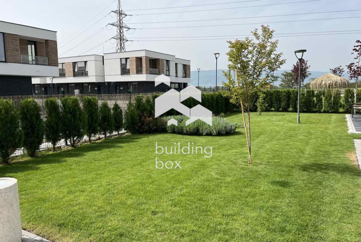 Тристаен апартамент с две паркоместа - гр. Пловдив - 0