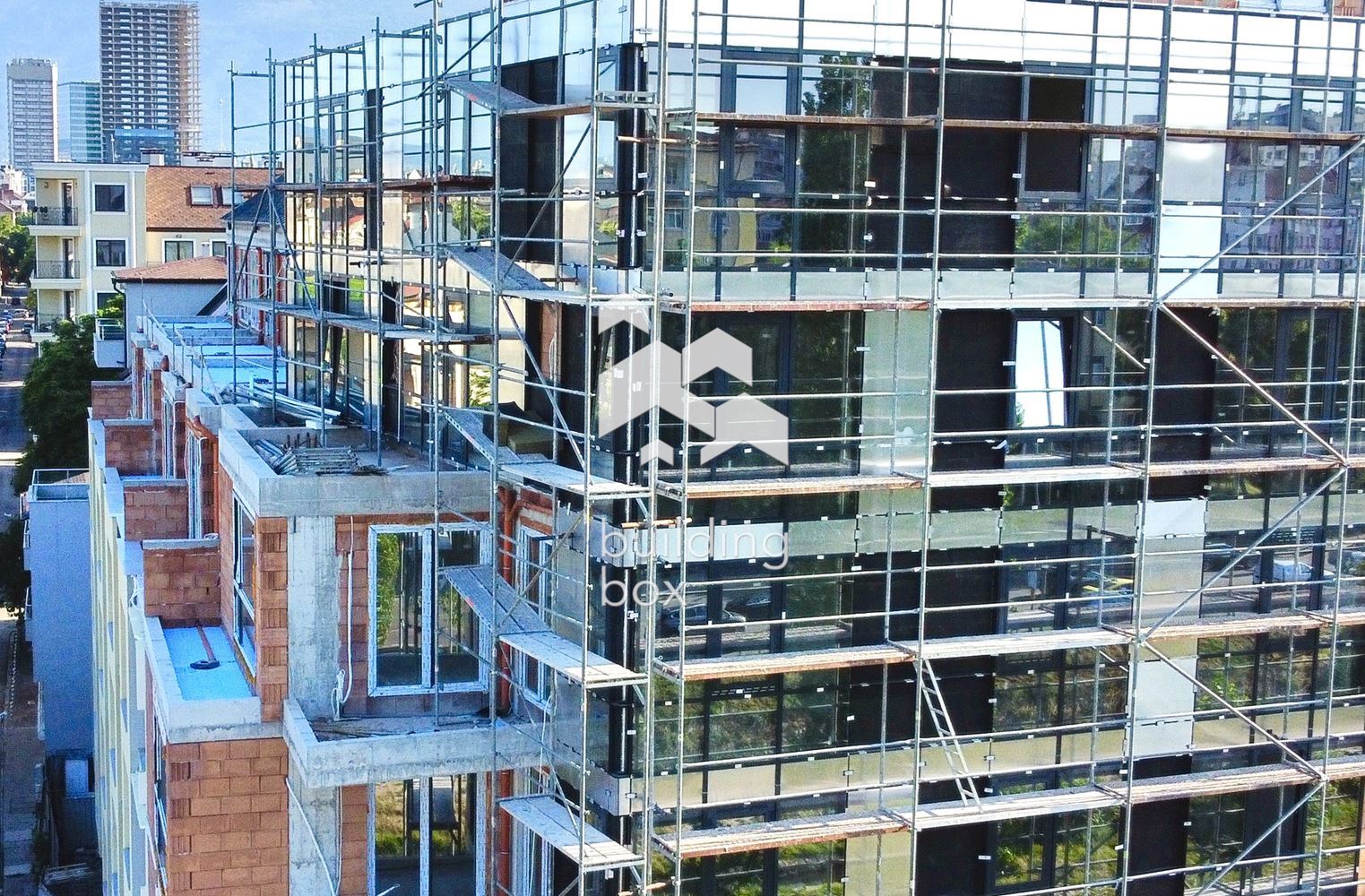 Тристаен апартамент в нова модерна сграда – Централна София - 0