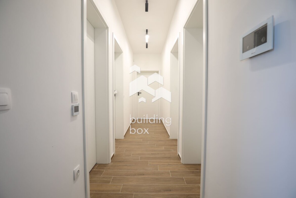 Чисто нова, висококачествена къща с неповторими гледки, собствена гора и фитнес - 0