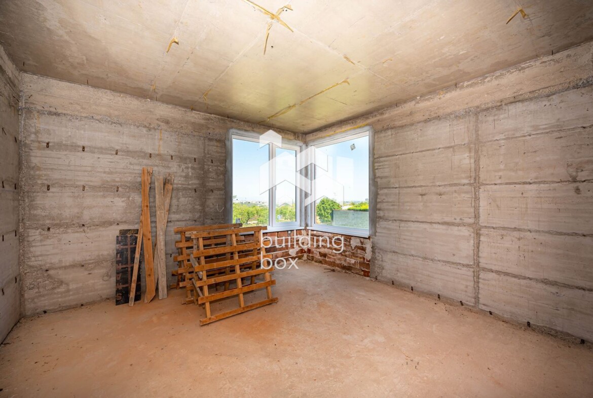 Триетажна къща - с. Марково - 0