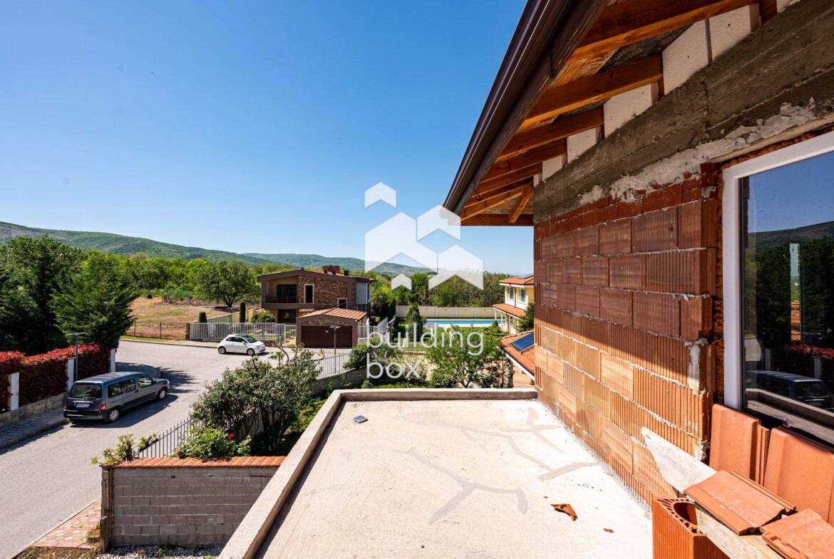 Триетажна къща - с. Марково - 0