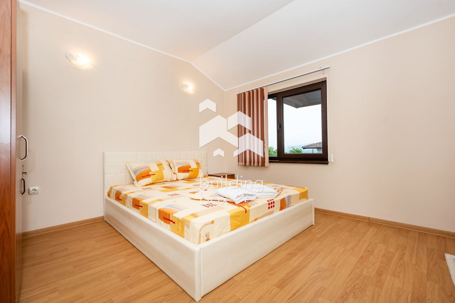 Хотел с 10 помещения за нощувки - гр. Батак - 0