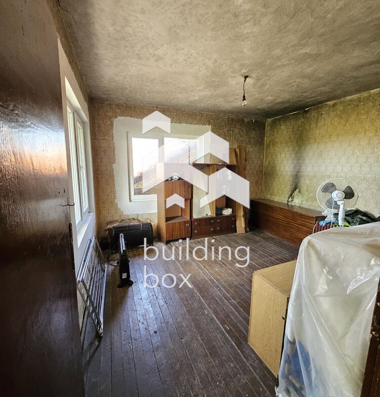 Къща за ремонт - с. Стряма - 0