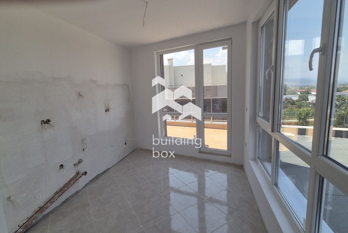 Тристаен апартамент в нова сграда - бул. "Коматевско шосе" - 0