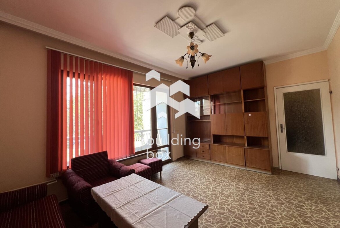 Тристаен апартамент - кв.Тракия - 0