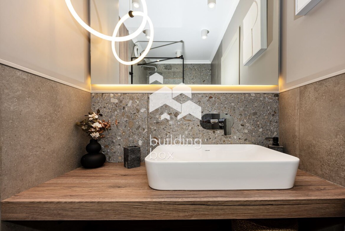 Многостаен обзаведен апартамент - кв. "Беломорски" - 0