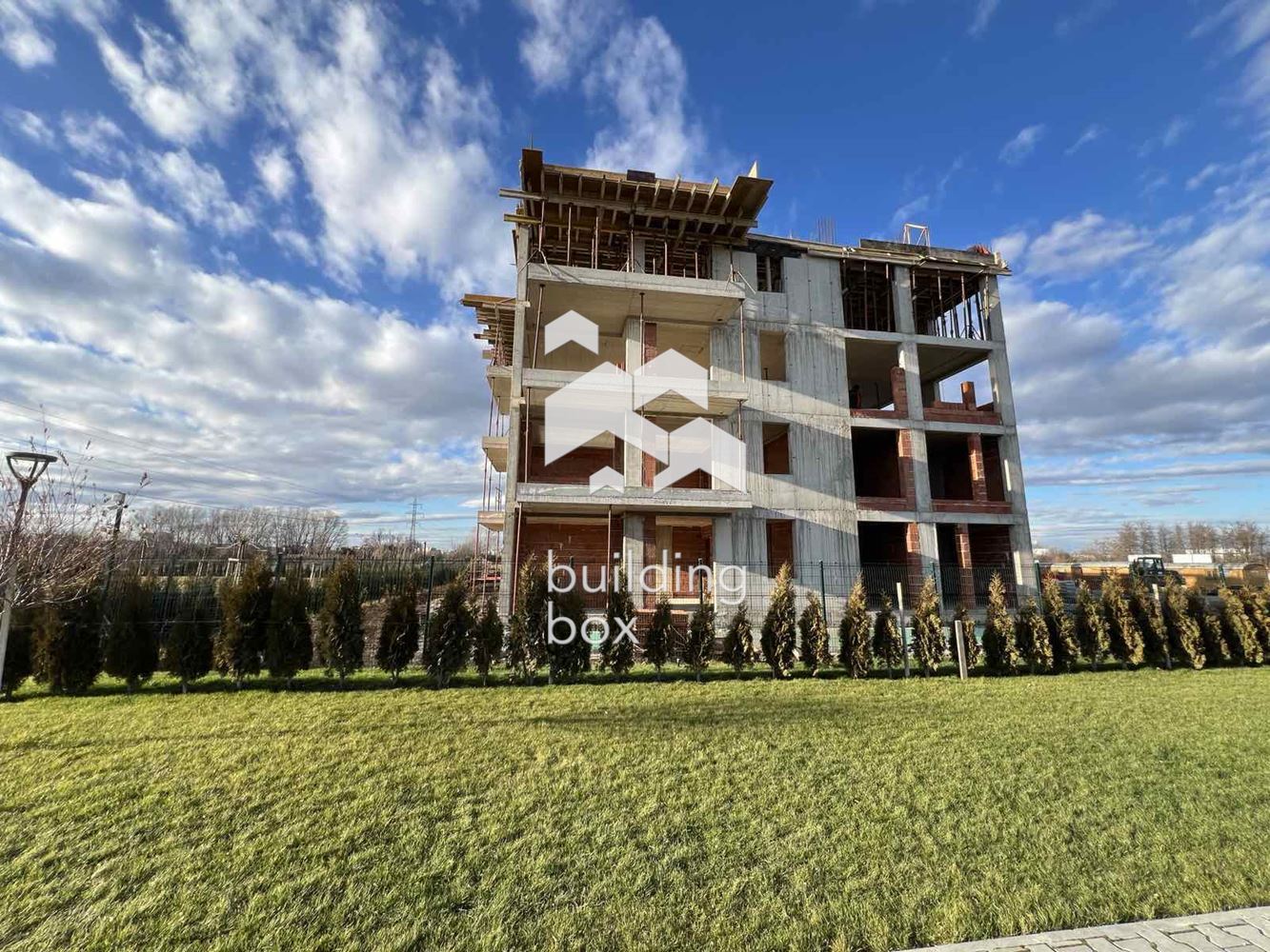 Тристаен апартамент с две паркоместа включени в цената - 0