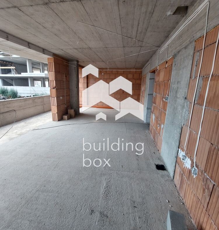 Тристаен апартамент до "Дентален университет" - гр. Пловдив - 0