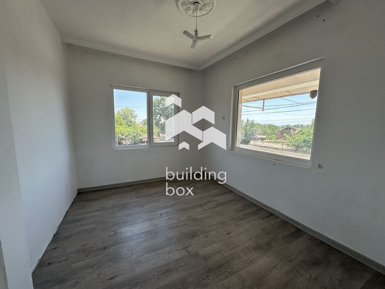 Двуетажна къща в с. Старосел! - 0