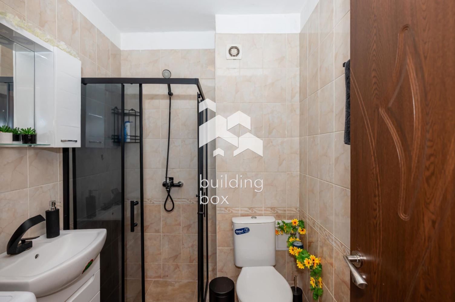 Тристаен обзаведен апартамент - кв. "Кючук Париж" - 0