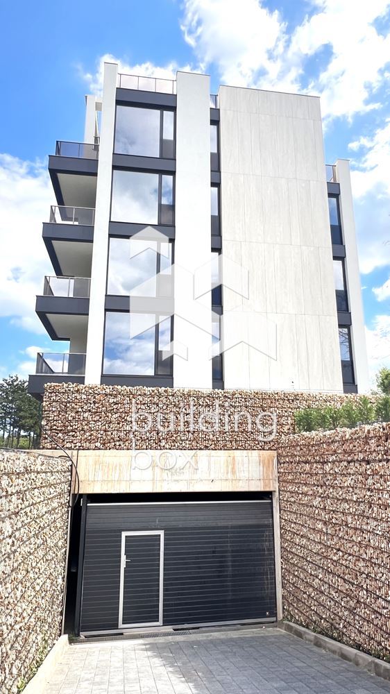 Тристаен апартамент с безкомпромисно качество - 0