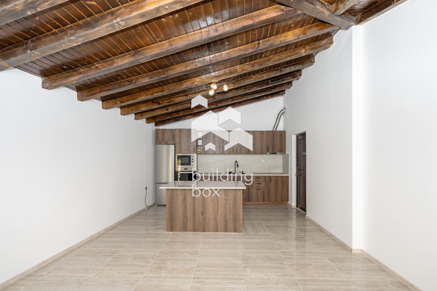 Луксозен имот в с. Старосел - 0