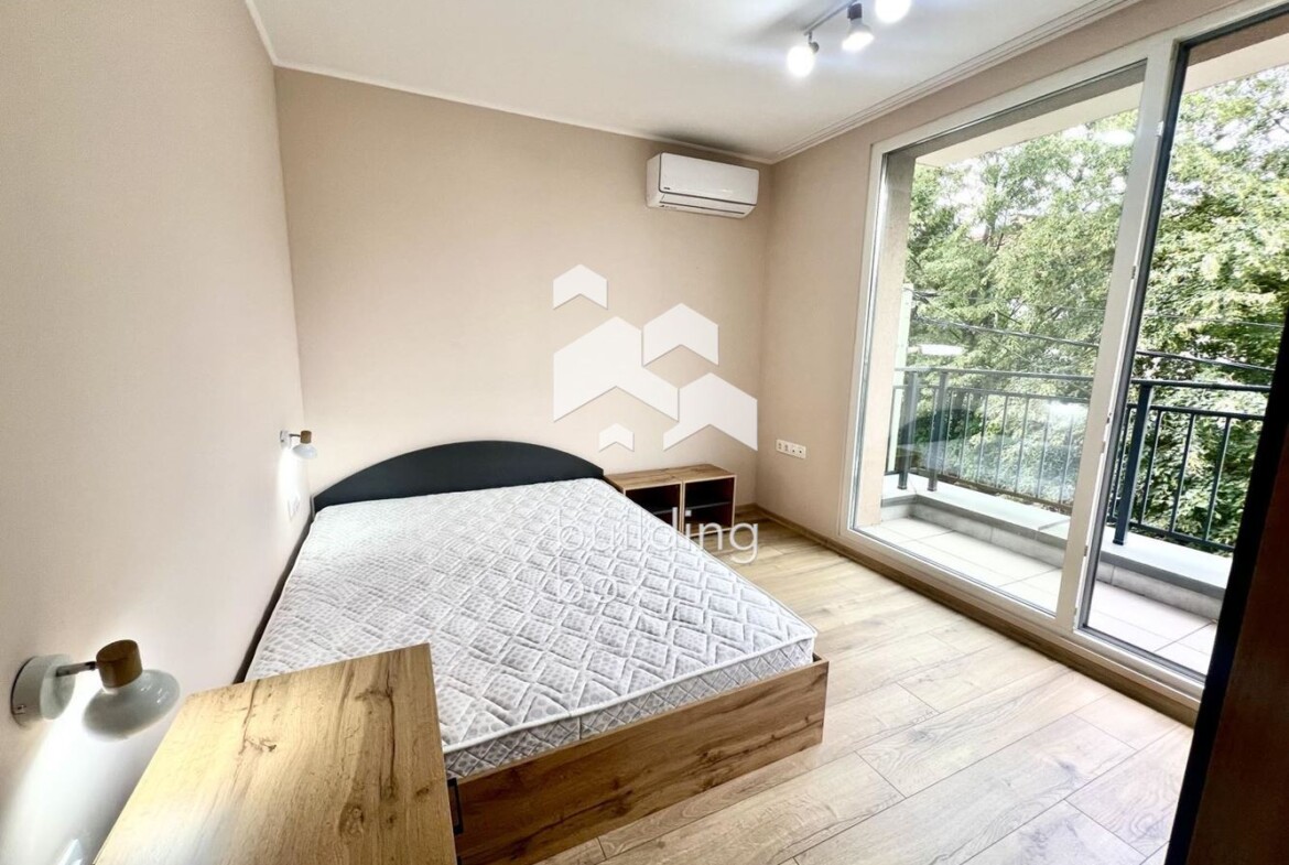 Тристаен апартамент в Център - 0