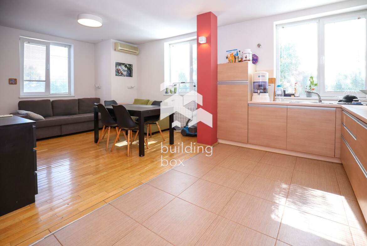 Тристаен апартаменти в сърцето на София - 0