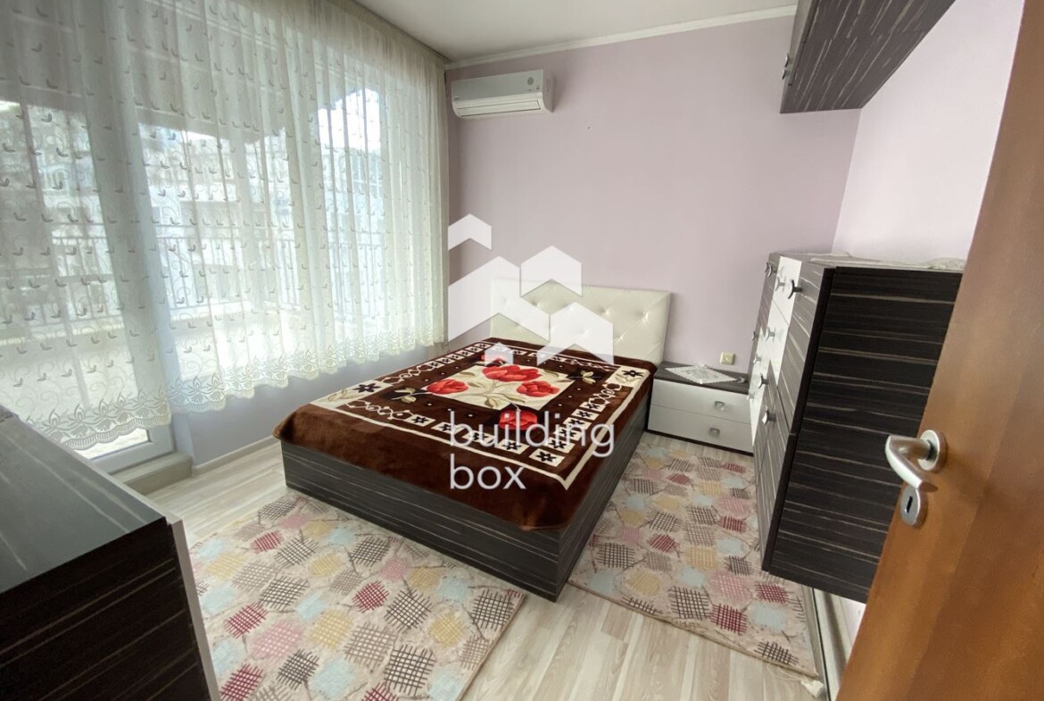 ТРИСТАЕН обзаведен апартамент - 0